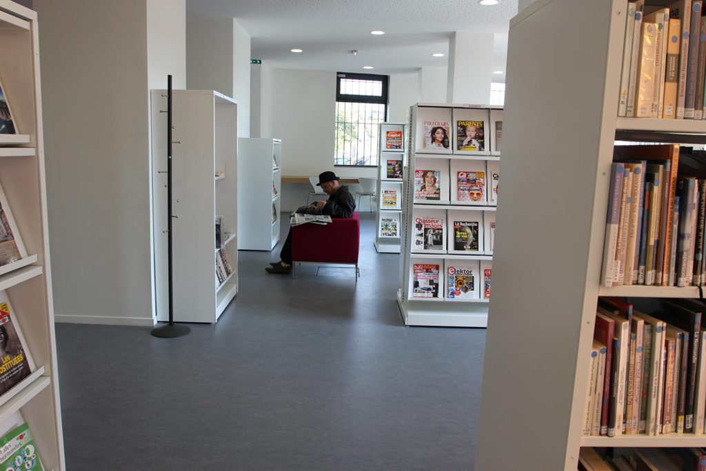 Espace Presse de la Médiathèque la Navette à Elbeuf