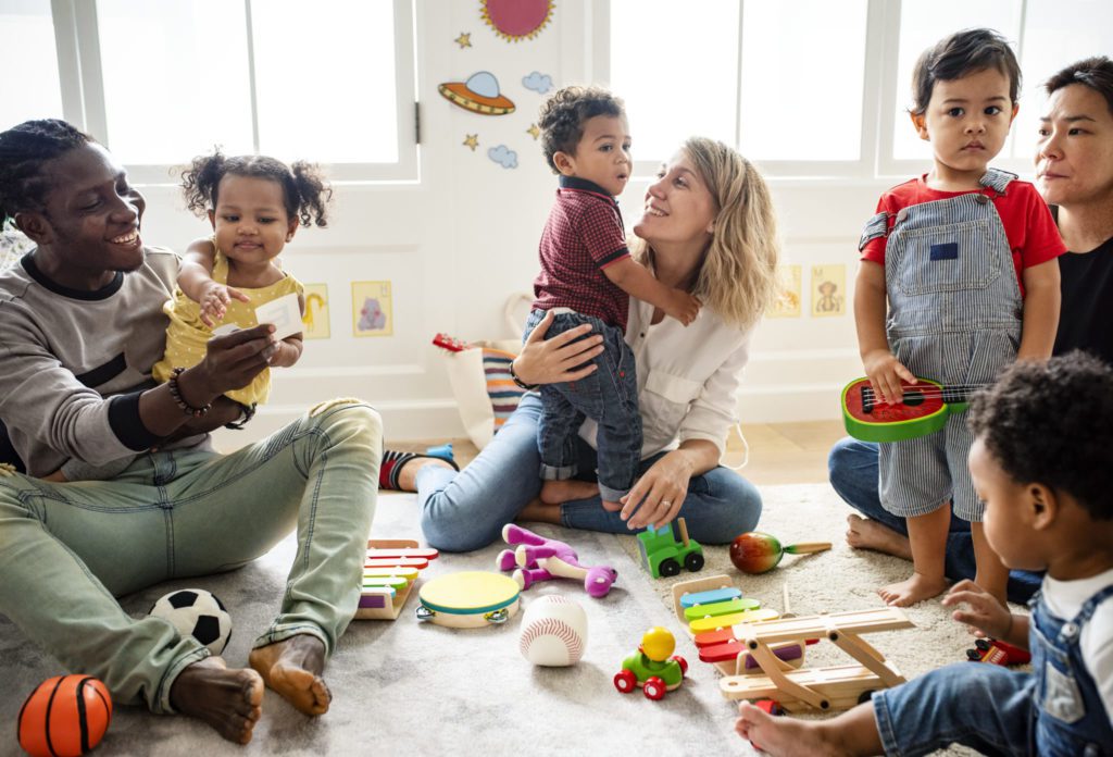 Enfants qui jouent