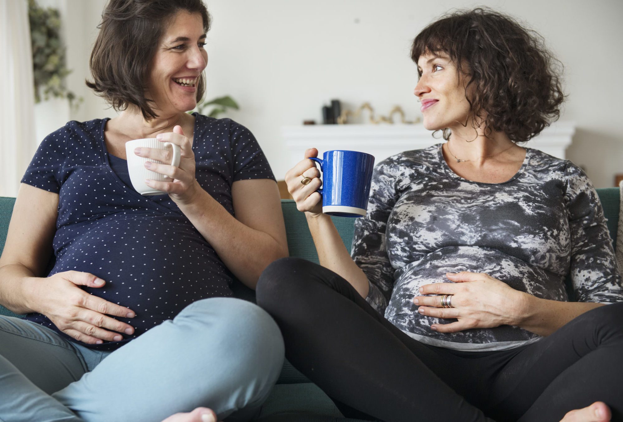 Deux femmes enceintes qui représentent le dispositif de protection maternel et infantile