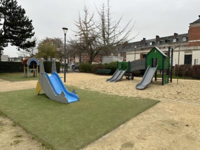 Remplacement aire de jeux place de la libération à Elbeuf