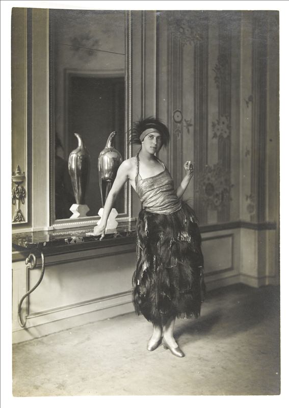 Photographie de Denise Poiret par Delphi, 1919 © Palais Galliera, musée de la Mode de la ville de Paris