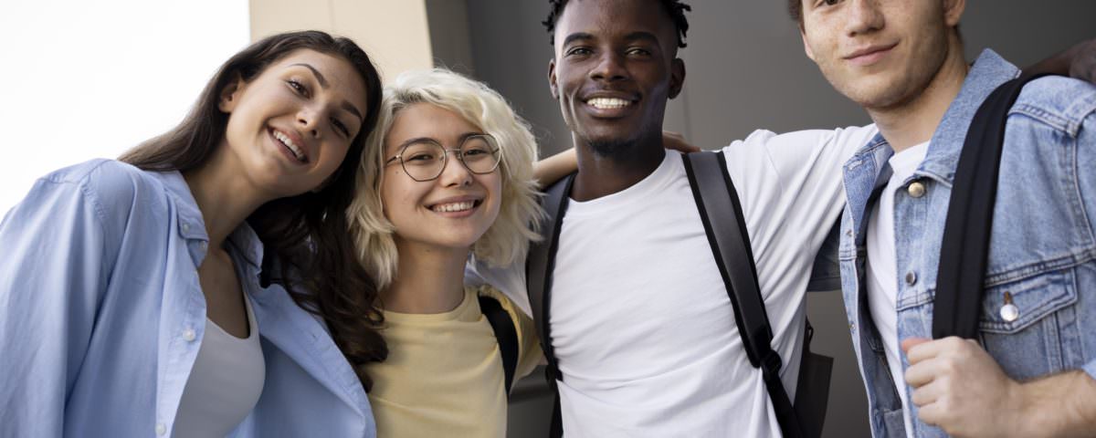 Jeunes adultes étudiants