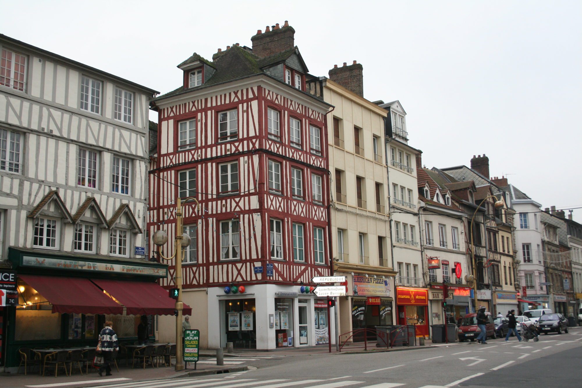 Rue des martyrs à elbeuf